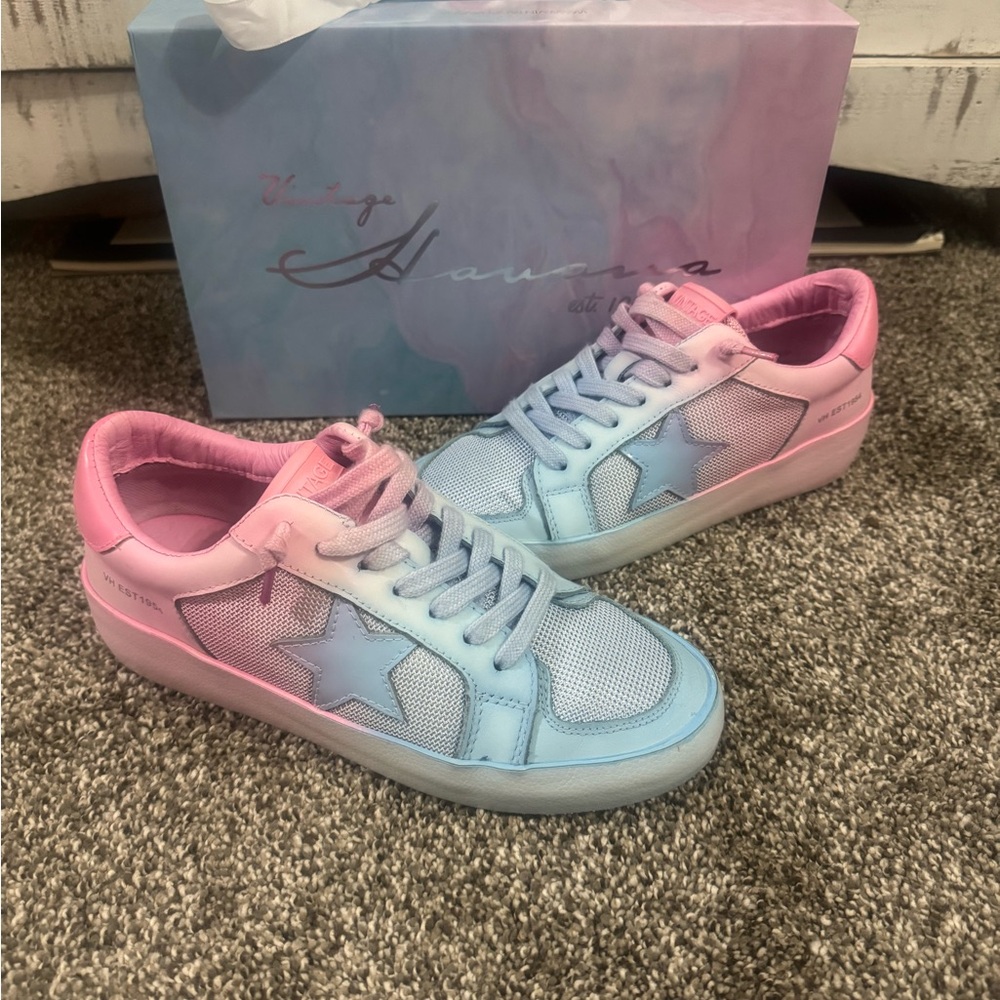 Vintage Havana Women's Pink and Blue Sneakers 7.5